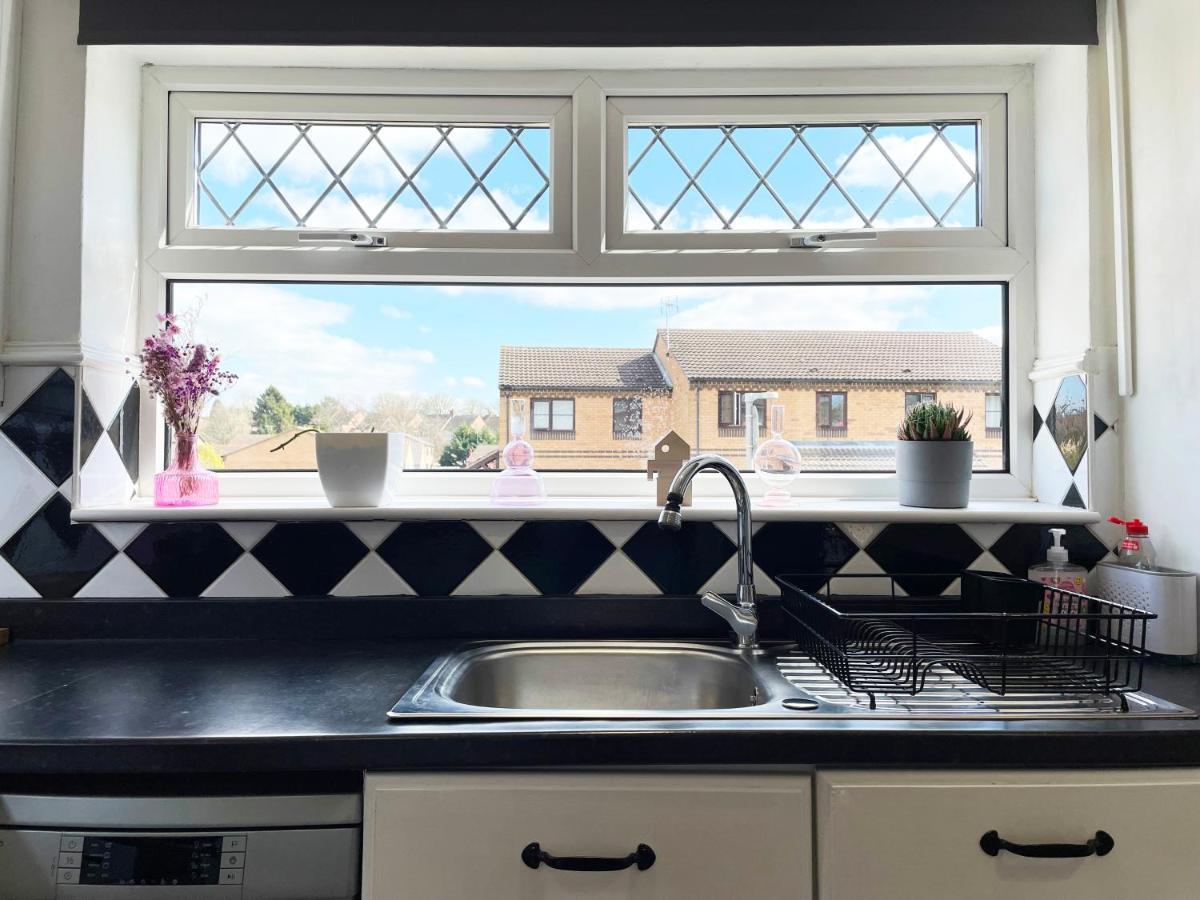 Bright, Airy & Beautifully Decorated 3 Bedroom