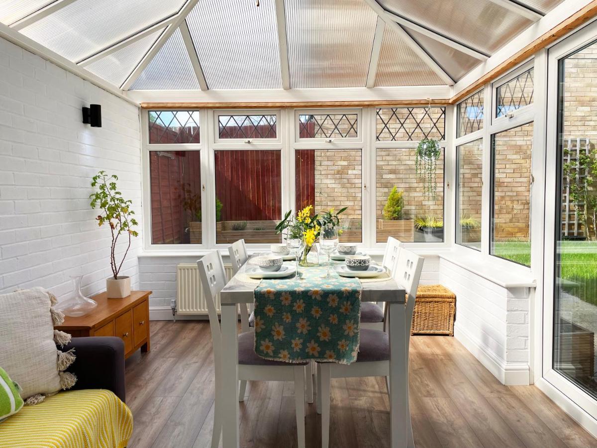 Bright, Airy & Beautifully Decorated 3 Bedroom Casa vacanze
