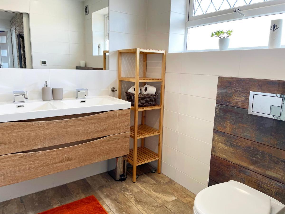 Casa vacanze Bright, Airy & Beautifully Decorated 3 Bedroom *