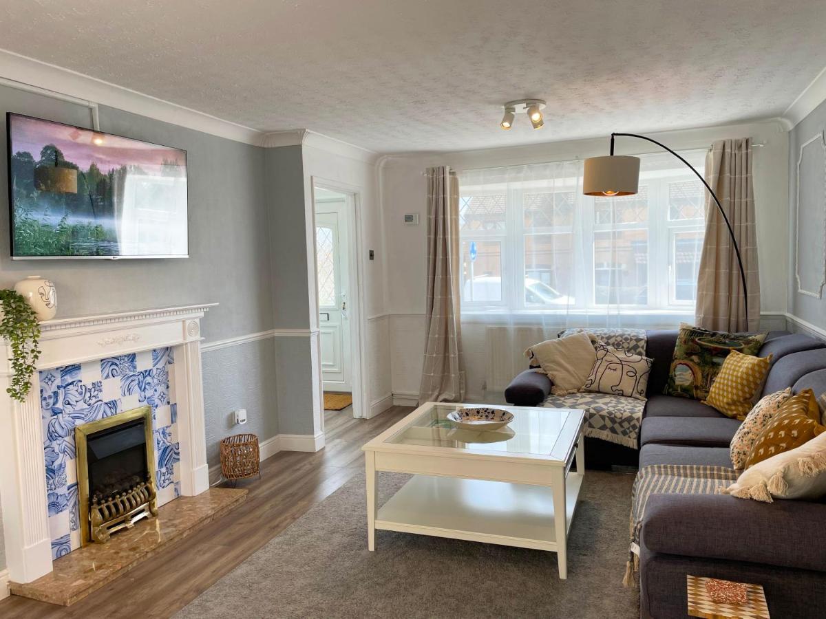 Casa vacanze Bright, Airy & Beautifully Decorated 3 Bedroom *
